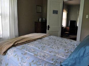 Lazy T Ranch Guest House Манхэттен Экстерьер фото